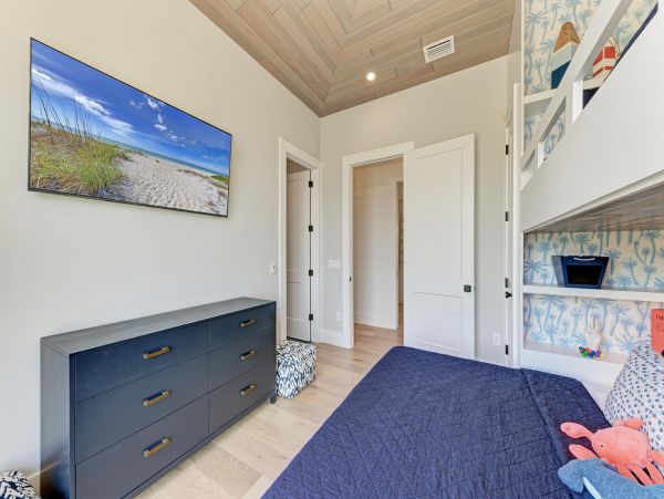 Beautiful Vacation Pool Home in Holmes Beach It Have it All!