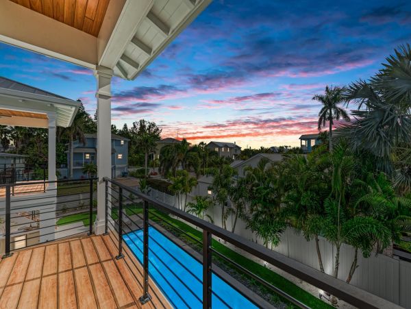 Beautiful Vacation Pool Home in Holmes Beach It Have it All!