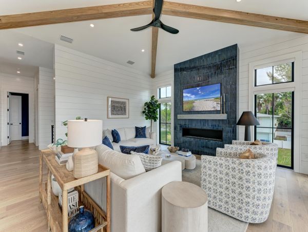 Beautiful Vacation Pool Home in Holmes Beach It Have it All!