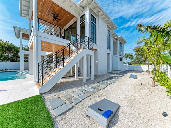Beautiful Vacation Pool Home in Holmes Beach It Have it All!