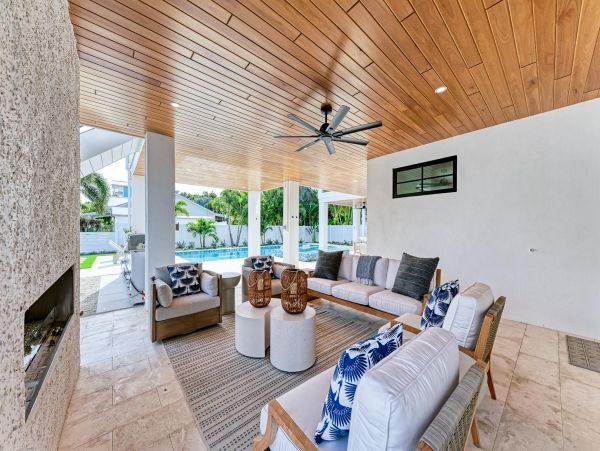 Beautiful Vacation Pool Home in Holmes Beach It Have it All!