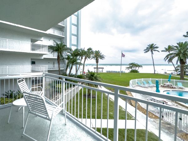 Lovely Siesta Key 2 Bedroom Condo with Ocean Views