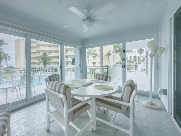 Lovely Siesta Key 2 Bedroom Condo with Ocean Views