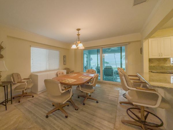 Lovely Siesta Key 2 Bedroom Condo with Ocean Views