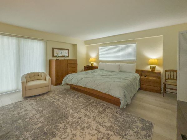 Lovely Siesta Key 2 Bedroom Condo with Ocean Views