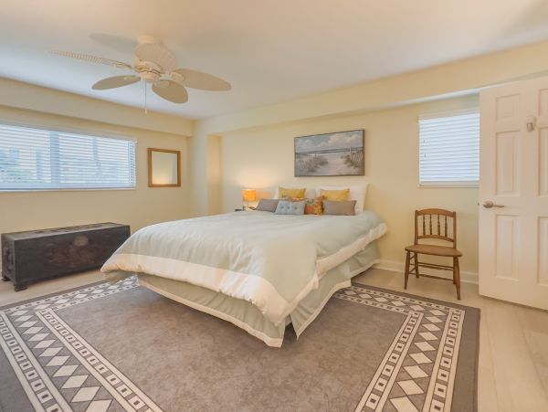 Lovely Siesta Key 2 Bedroom Condo with Ocean Views