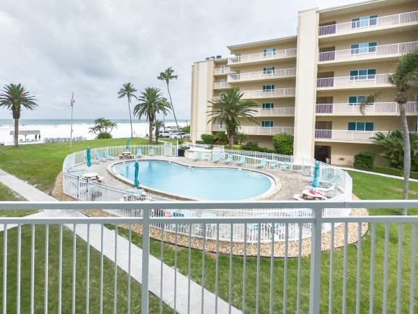 Lovely Siesta Key 2 Bedroom Condo with Ocean Views