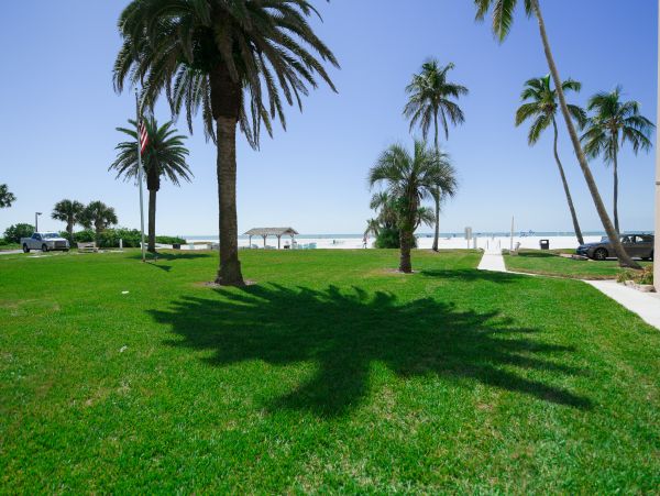 Lovely Siesta Key 2 Bedroom Condo with Ocean Views