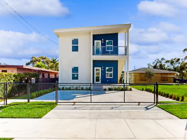 Hallandale Beach 3 Bedrooms, Sunlit Interiors & Close to Beach