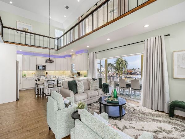 Fort Myers Canal Front Vacation Home with 3 Bedrooms