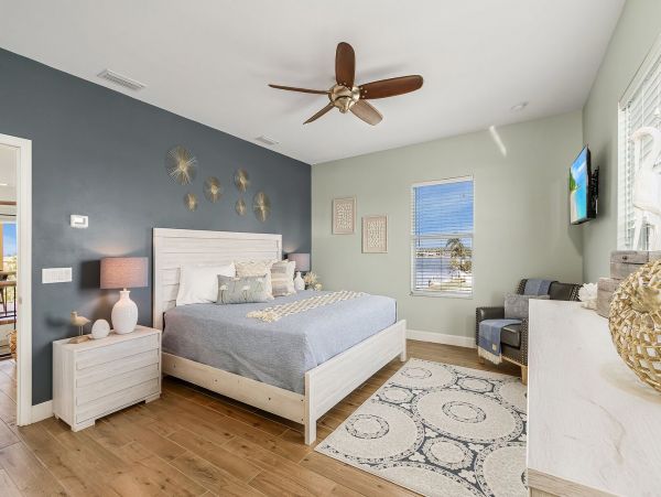 Fort Myers Canal Front Vacation Home with 3 Bedrooms