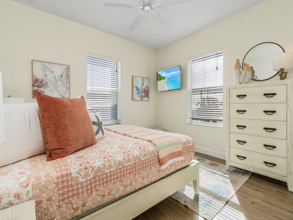 Fort Myers Canal Front Vacation Home with 3 Bedrooms