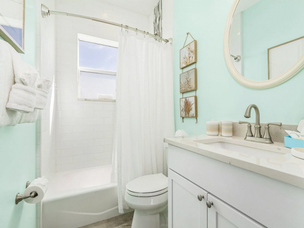 Fort Myers Canal Front Vacation Home with 3 Bedrooms