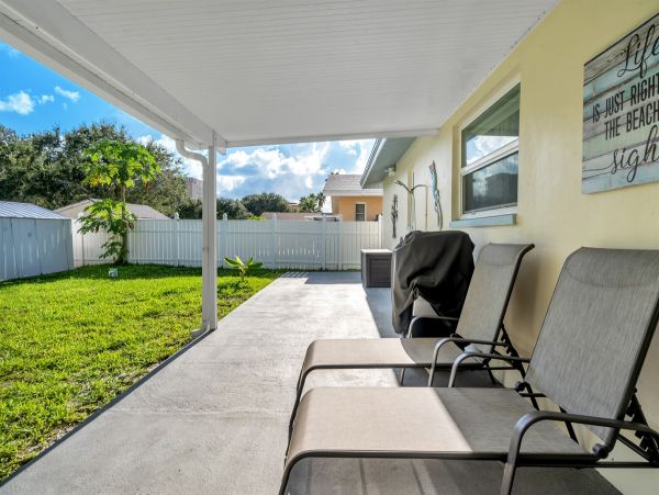 Walk to Beach Vacation Home Three Bedroom in Indian Rocks