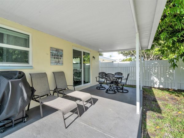 Walk to Beach Vacation Home Three Bedroom in Indian Rocks