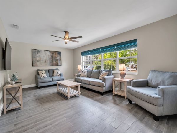 Walk to Beach Vacation Home Three Bedroom in Indian Rocks