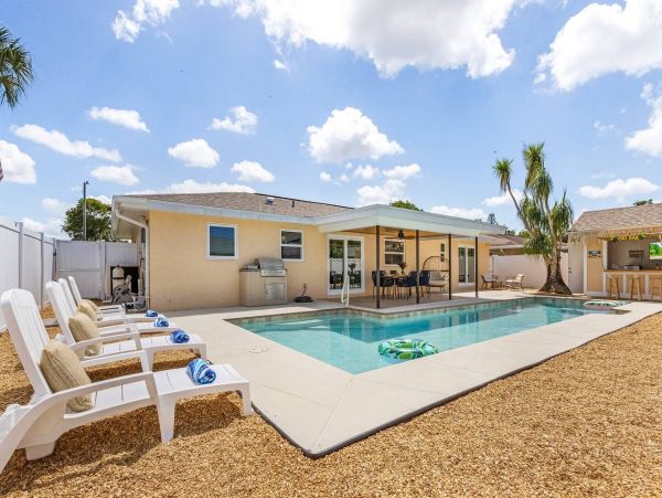 Beautiful Naples Pool Home with 3 Bedrooms