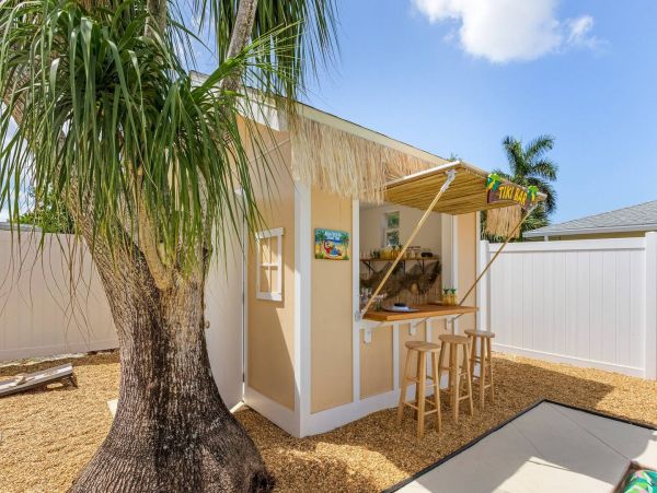 Beautiful Naples Pool Home with 3 Bedrooms