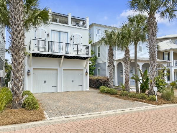 Beach House in Panama City Sleeps !4 Guests