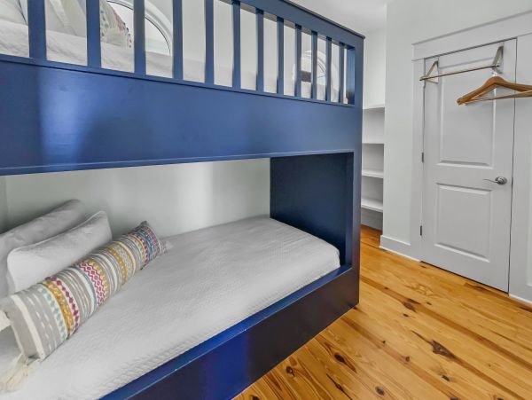 Beach House in Panama City Sleeps !4 Guests