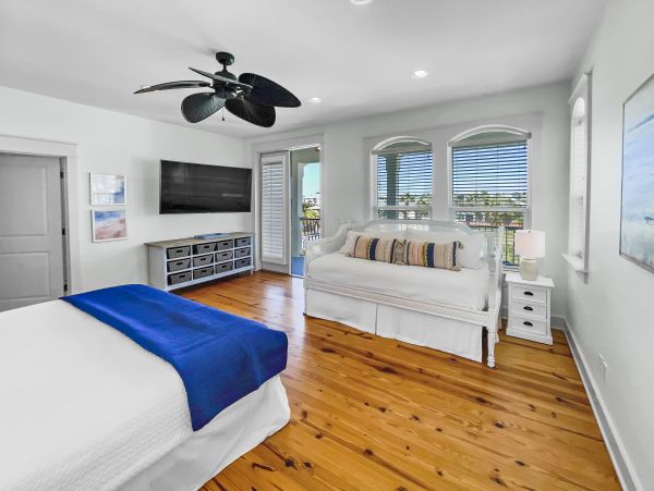 Beach House in Panama City Sleeps !4 Guests
