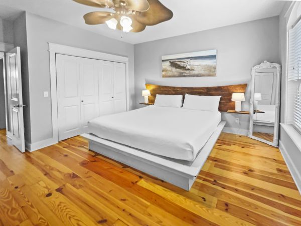 Beach House in Panama City Sleeps !4 Guests