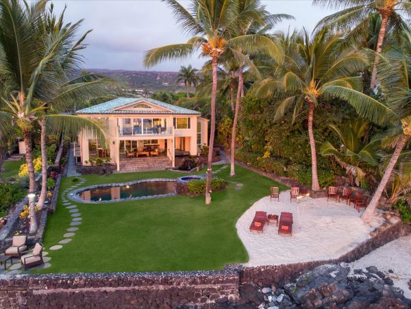Kailua-Kona Six Bedroom Oceanfront Estate