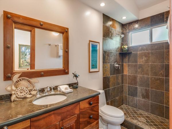 Kailua-Kona Six Bedroom Oceanfront Estate