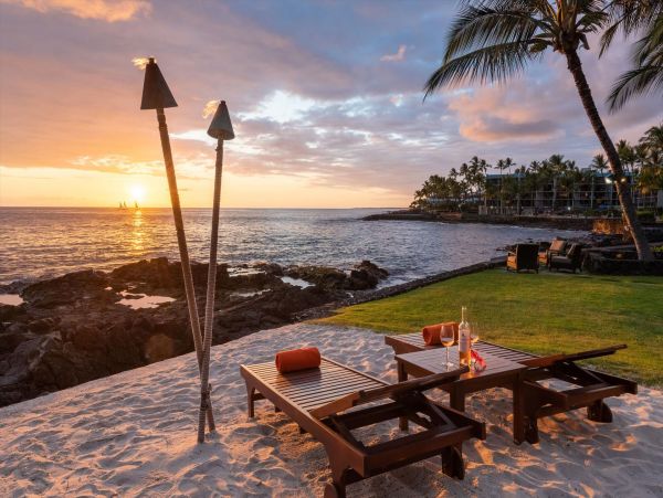 Kailua-Kona Six Bedroom Oceanfront Estate