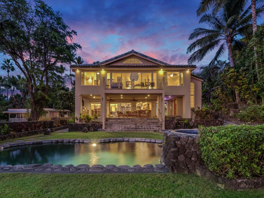 Kailua-Kona Six Bedroom Oceanfront Estate