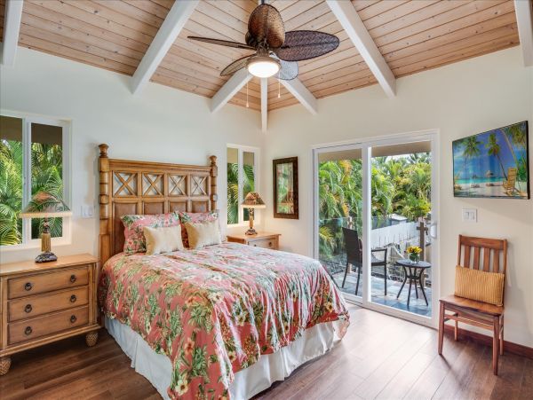 Kailua-Kona Vacation Rental Luxury 6-Bedroom Hawaii Beach Home with Lanai & Pool