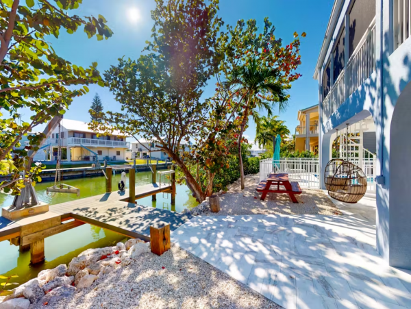 Marathon Pet Friendly Vacation Home Modern Amenities & Pool