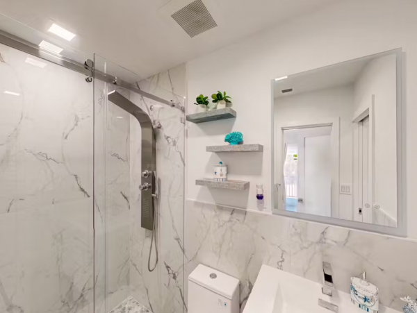 Marathon Pet Friendly Vacation Home Modern Amenities & Pool