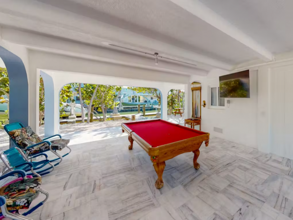 Marathon Pet Friendly Vacation Home Modern Amenities & Pool