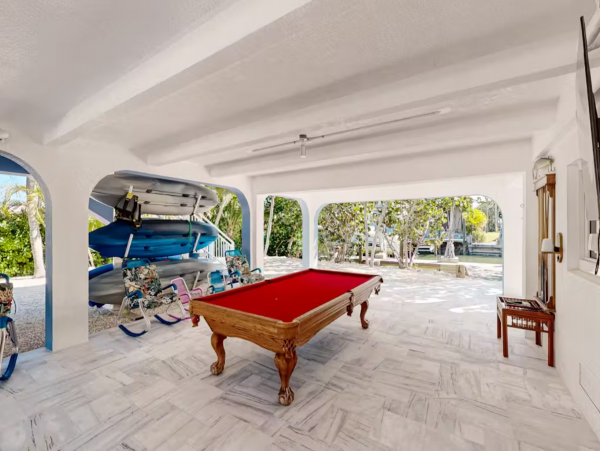 Marathon Pet Friendly Vacation Home Modern Amenities & Pool