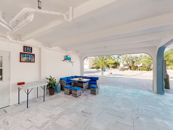 Marathon Pet Friendly Vacation Home Modern Amenities & Pool