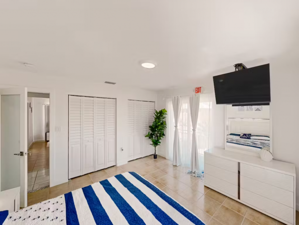 Marathon Pet Friendly Vacation Home Modern Amenities & Pool