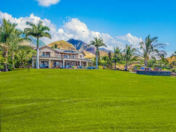Impressive Vacation Pool Home Sleeps Ten Guests