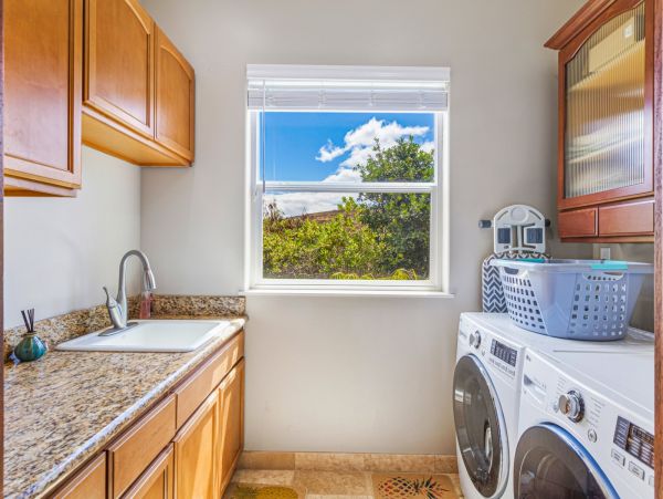 Impressive Vacation Pool Home Sleeps Ten Guests