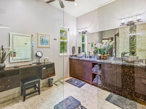 Impressive Vacation Pool Home Sleeps Ten Guests