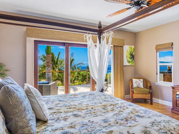 Impressive Vacation Pool Home Sleeps Ten Guests