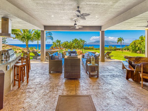 Impressive Vacation Pool Home Sleeps Ten Guests