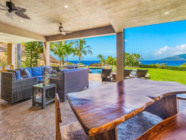 Impressive Vacation Pool Home Sleeps Ten Guests