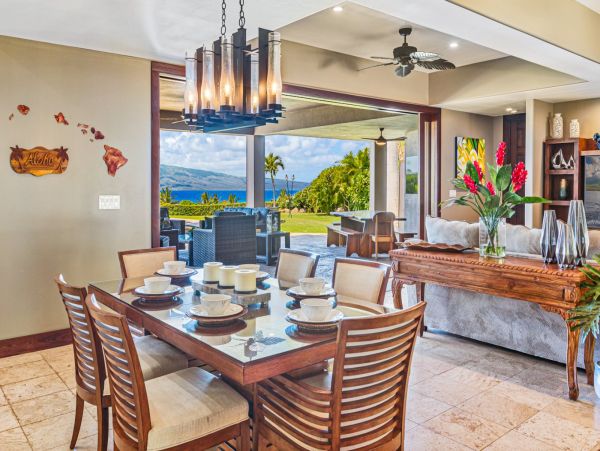 Impressive Vacation Pool Home Sleeps Ten Guests