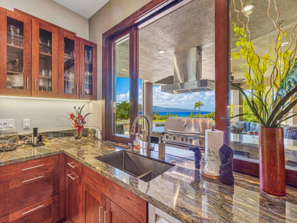 Impressive Vacation Pool Home Sleeps Ten Guests
