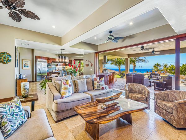 Impressive Vacation Pool Home Sleeps Ten Guests