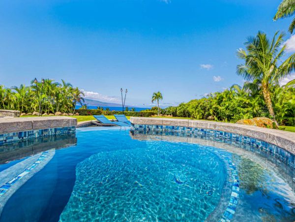 Impressive Vacation Pool Home Sleeps Ten Guests
