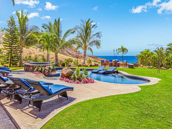 Impressive Vacation Pool Home Sleeps Ten Guests