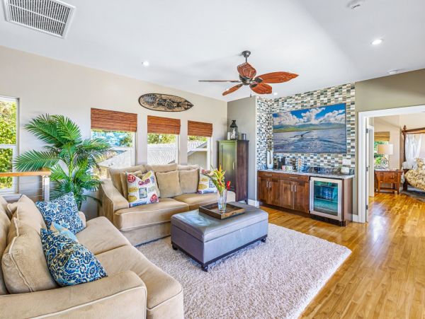 Impressive Vacation Pool Home Sleeps Ten Guests