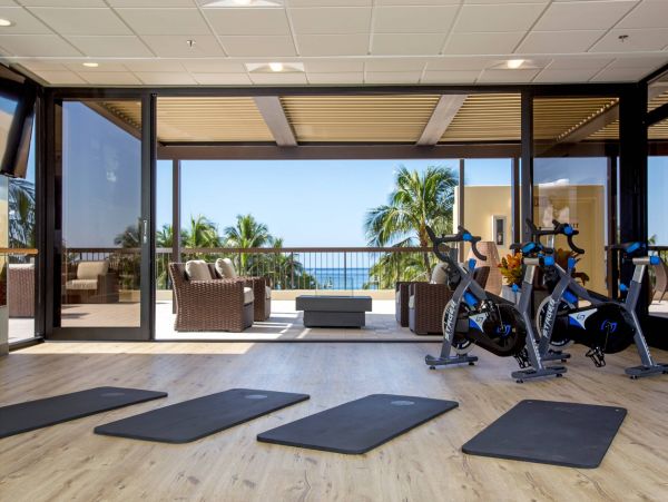 Waikiki Beach View Condo w/ 2 Bedrooms, Pools, Fitness Room